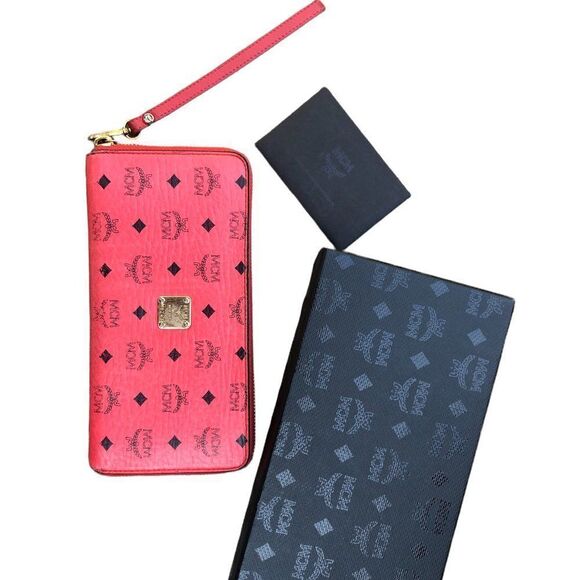 Red MCM Wallet With Removable Strap - Picture 4 of 16